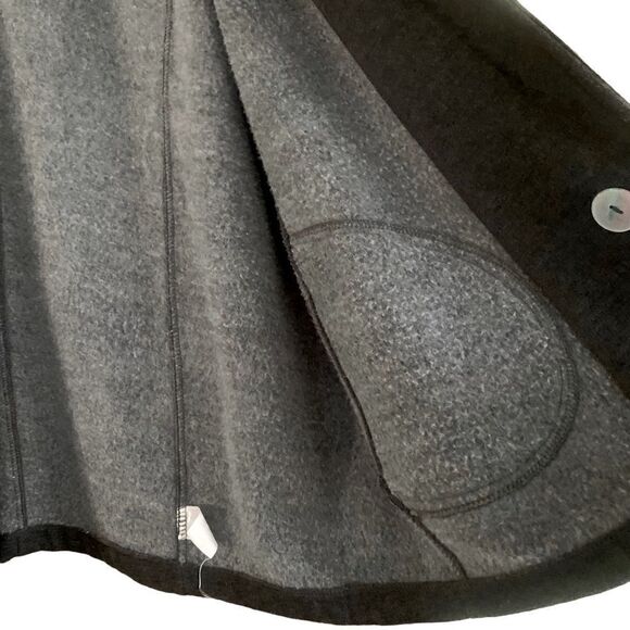 Woman Within Gray Jacket Size Medium - Picture 4 of 7